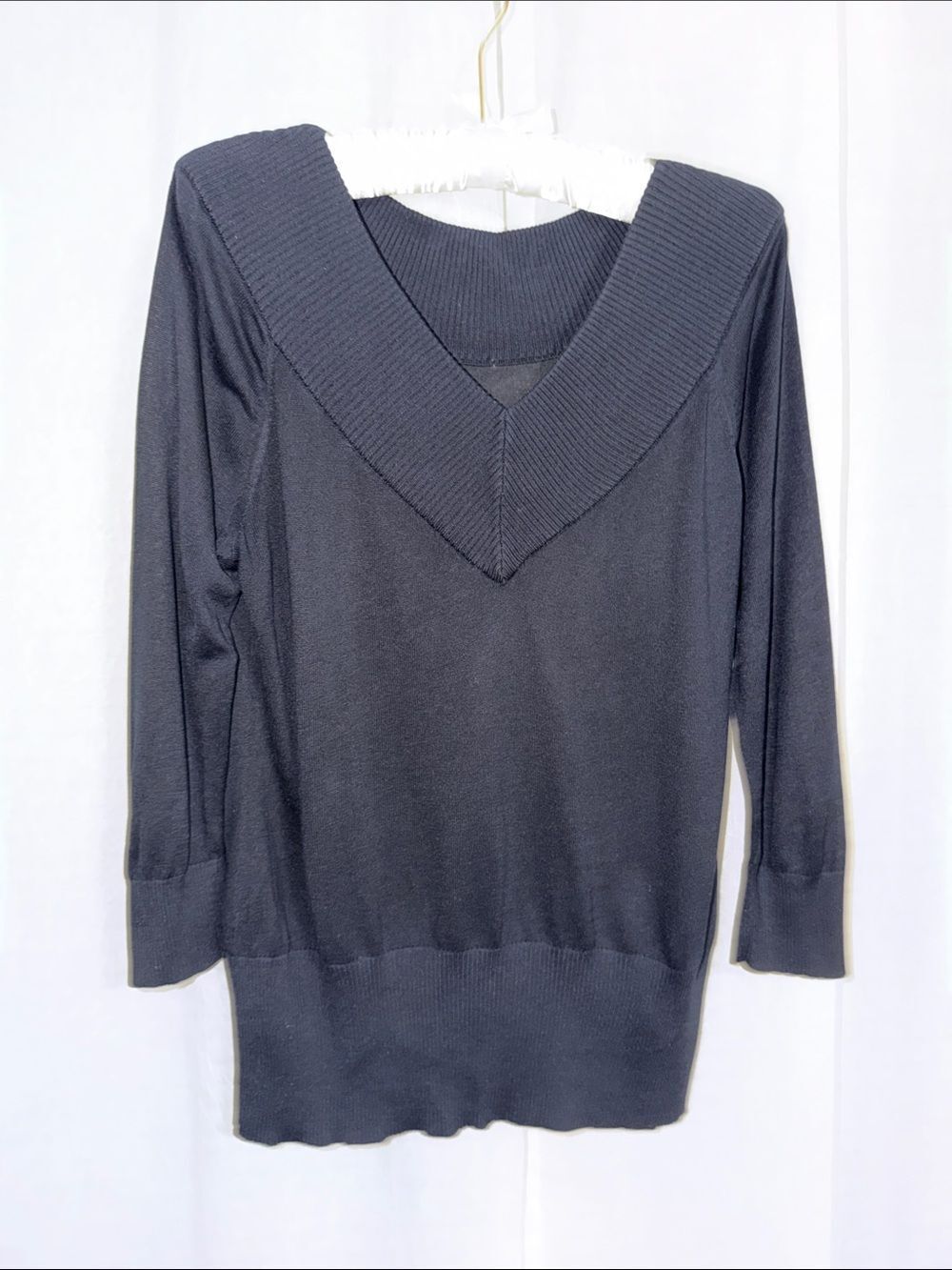 Black S V-Neck Quarter Sleeve Fine Knit Lightweight Sweater